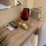 Cameracafe בית הארחה *