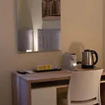Cameracafe בית הארחה *