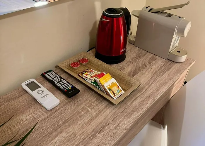 Cameracafe בית הארחה *