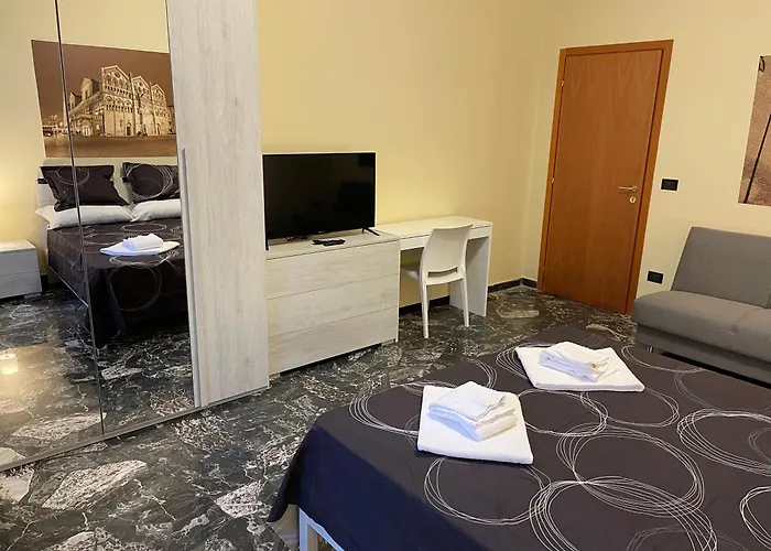 Cameracafe בית הארחה *