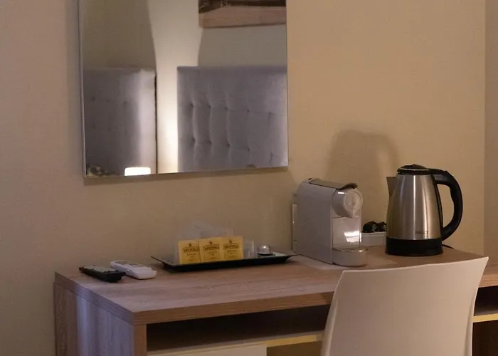 Cameracafe בית הארחה *